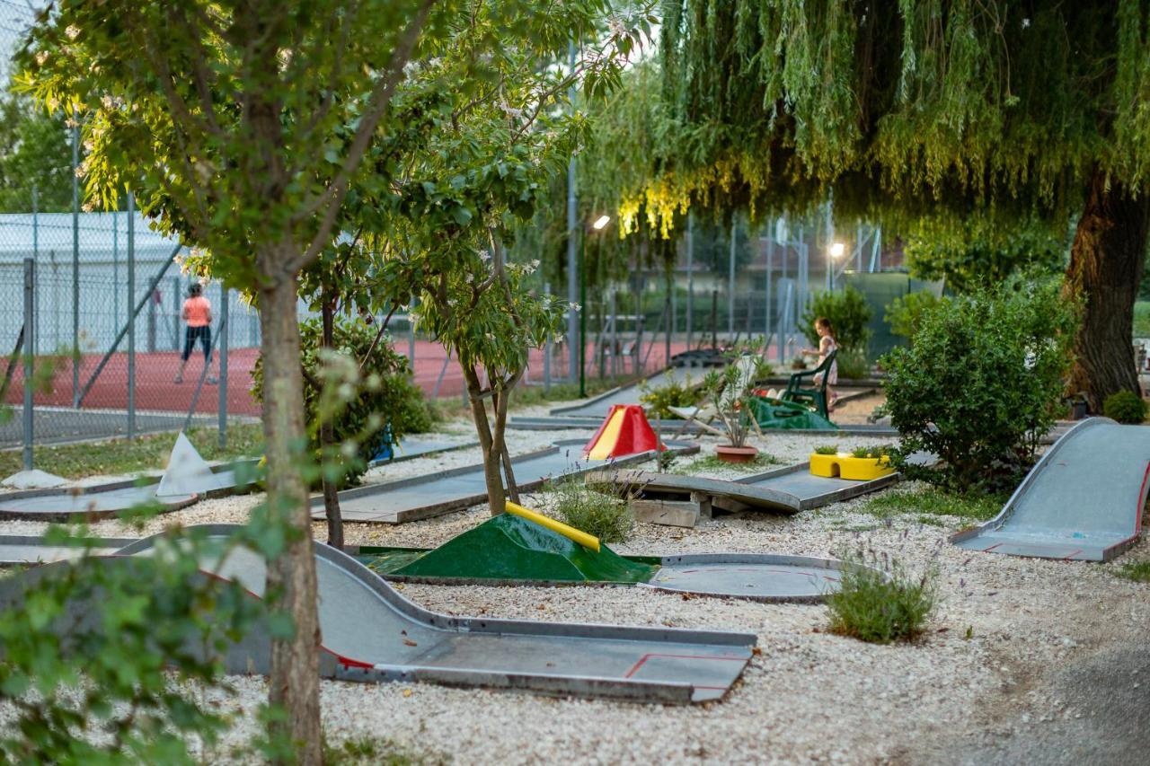 Balatontourist Fuered Camping & Bungalows Balatonfüred Екстериор снимка