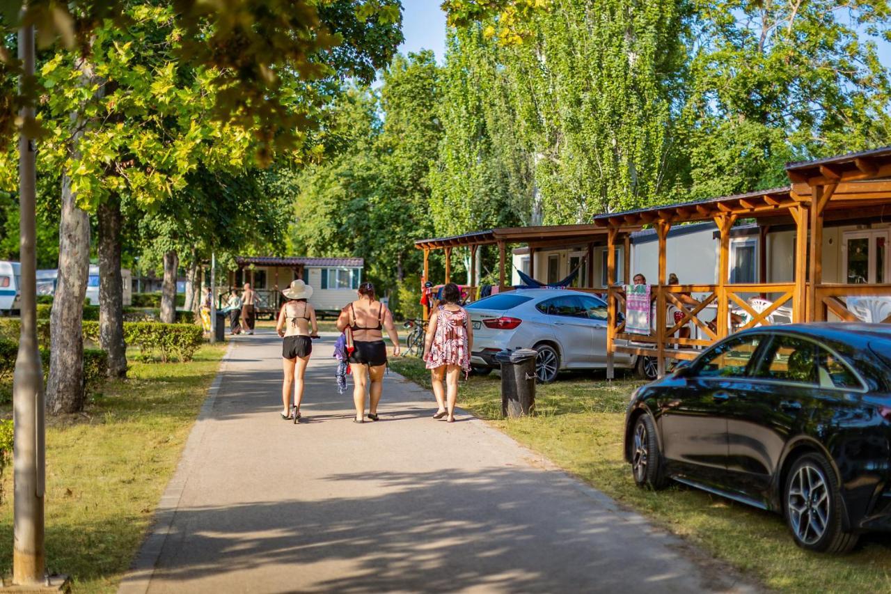 Balatontourist Fuered Camping & Bungalows Balatonfüred Екстериор снимка